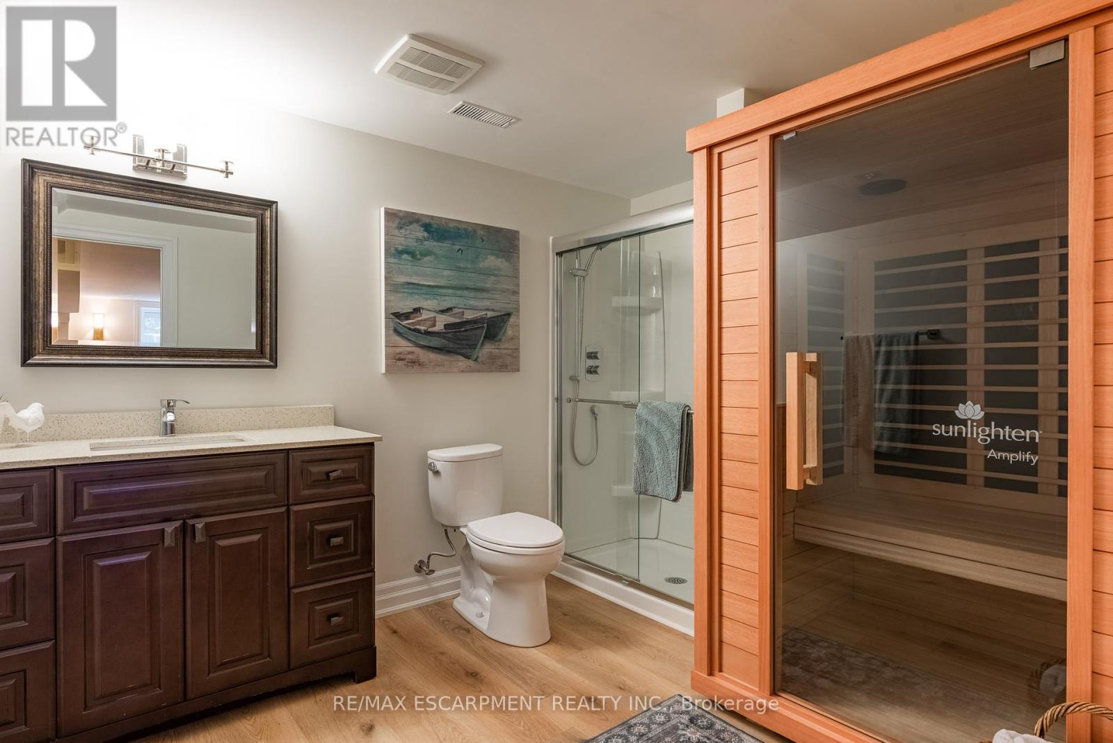 Photo 36 of 2130 Winding Way, Burlington ON