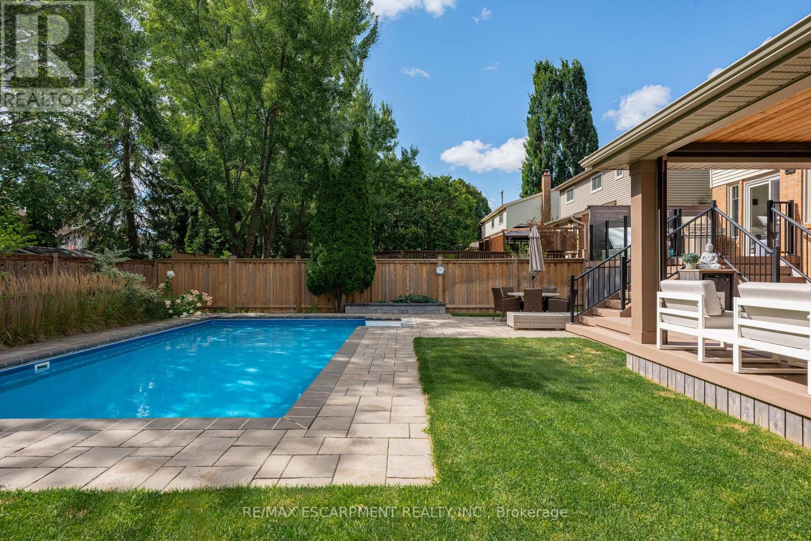 Photo 39 of 2130 Winding Way, Burlington ON