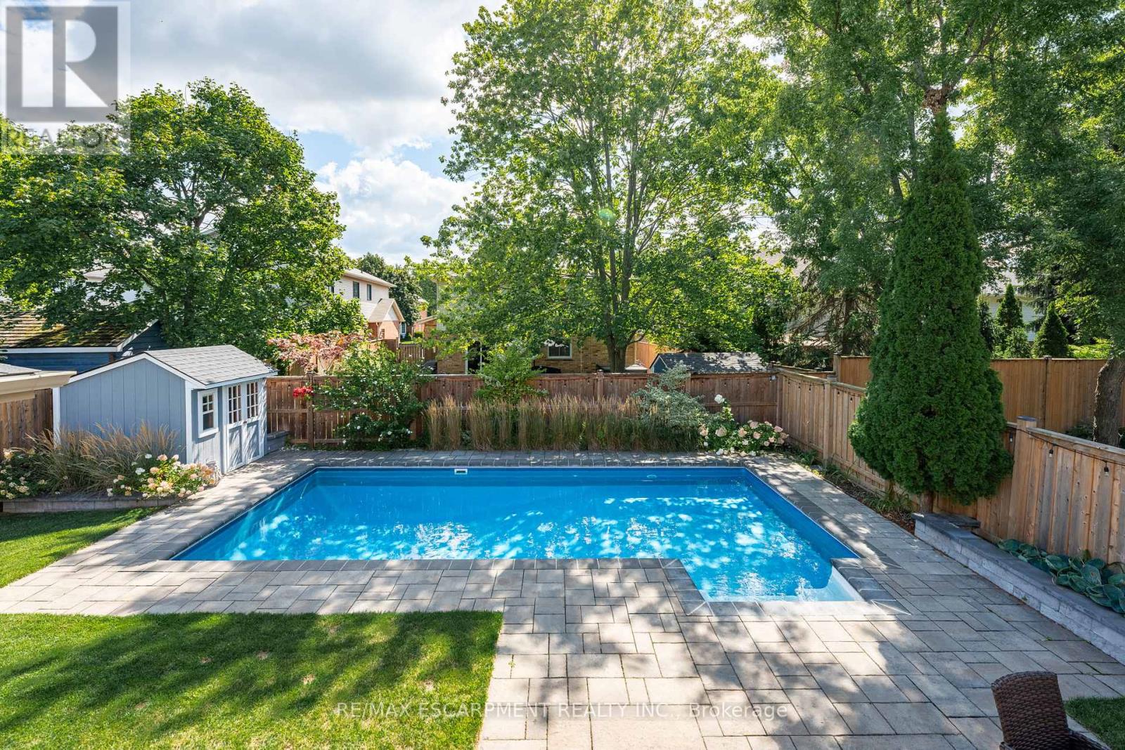 Photo 43 of 2130 Winding Way, Burlington ON