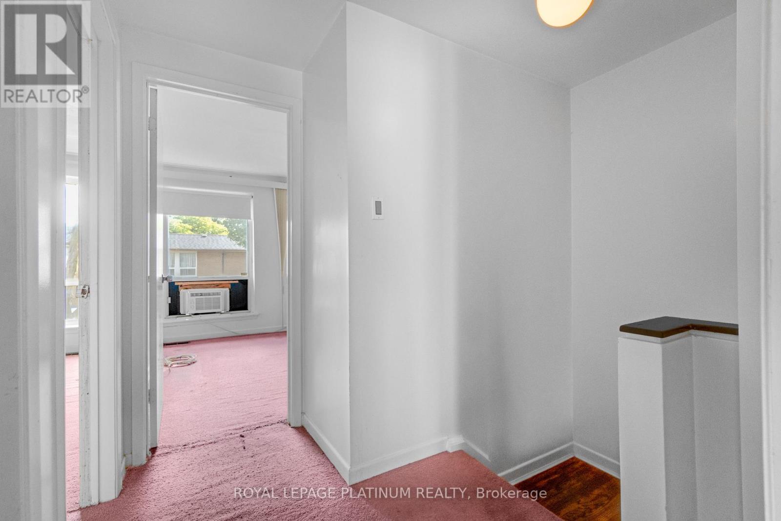 Photo 13 of 48 246 John Garland Boulevard, Toronto ON