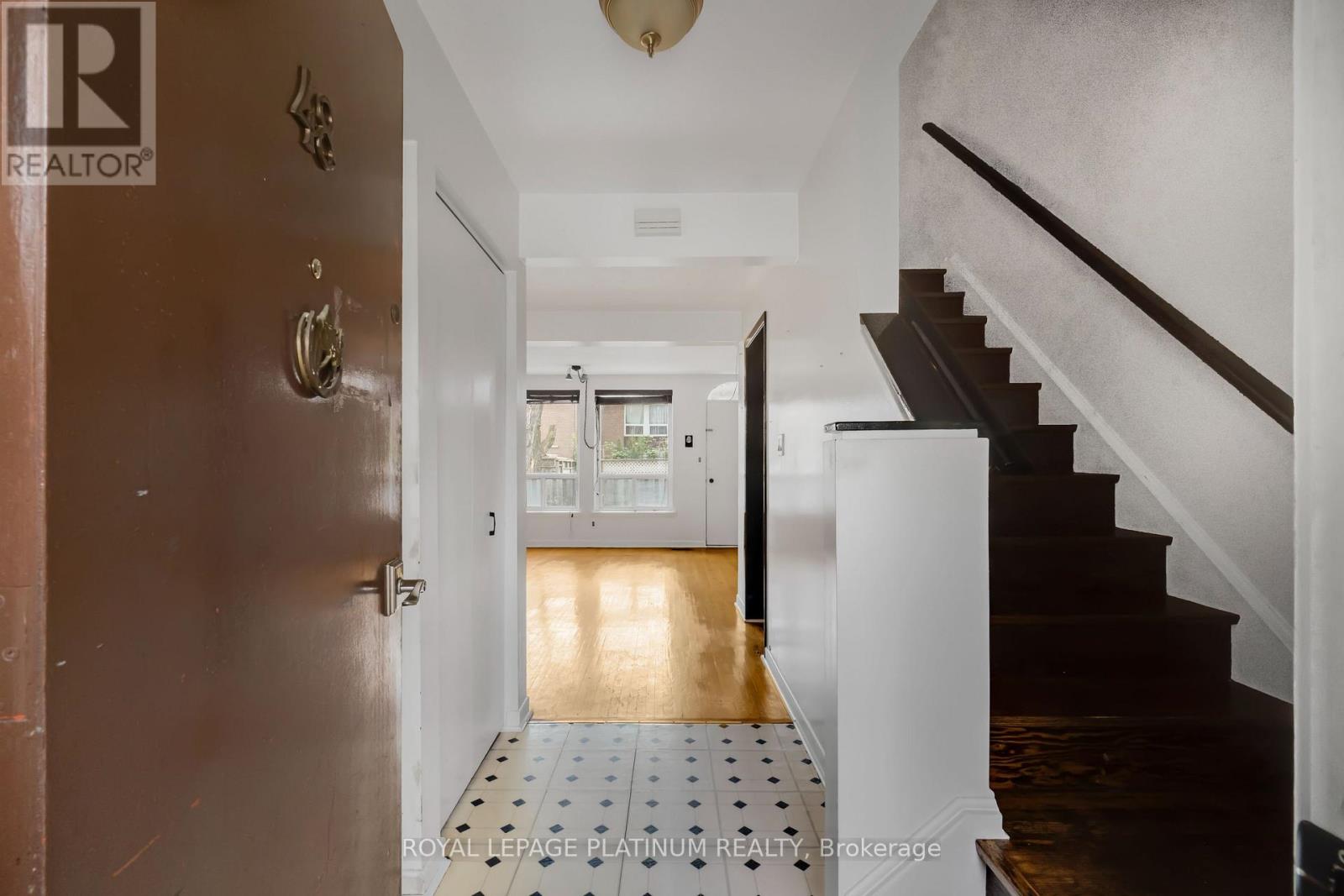 Photo 2 of 48 246 John Garland Boulevard, Toronto ON