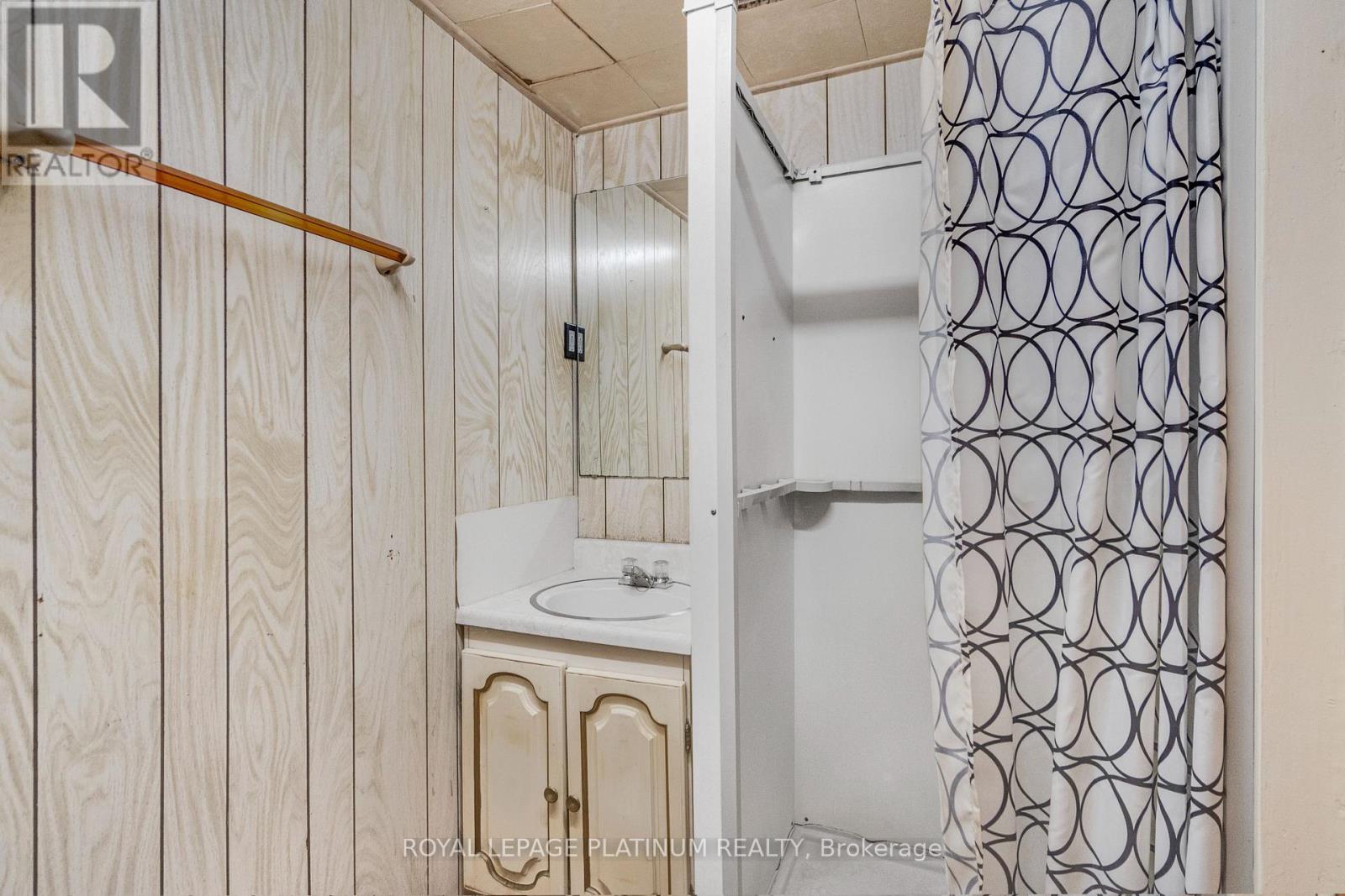 Photo 22 of 48 246 John Garland Boulevard, Toronto ON