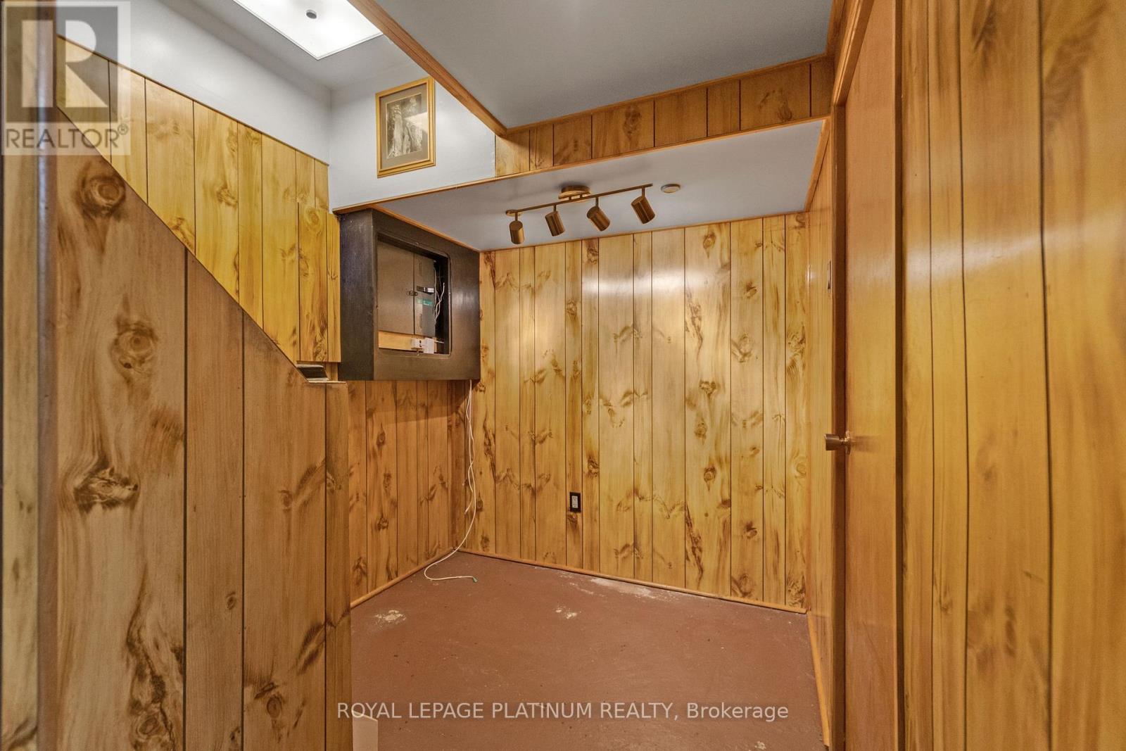 Photo 24 of 48 246 John Garland Boulevard, Toronto ON