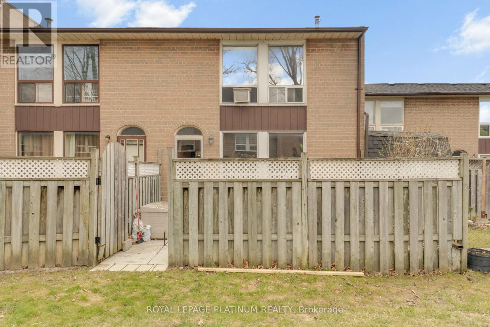 Photo 29 of 48 246 John Garland Boulevard, Toronto ON