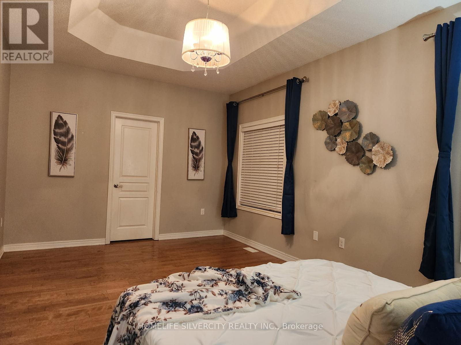 Photo 8 of 38 George Robinson Drive, Brampton ON