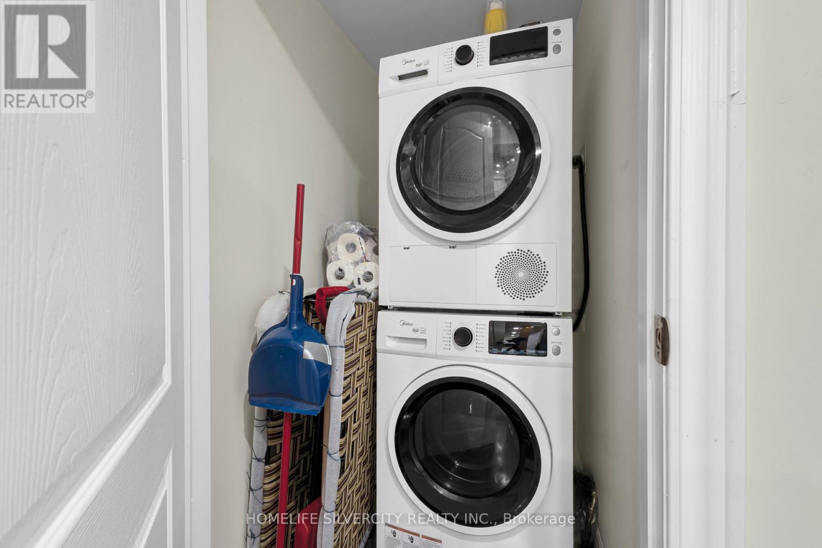 Photo 10 of 38 George Robinson Drive, Brampton ON