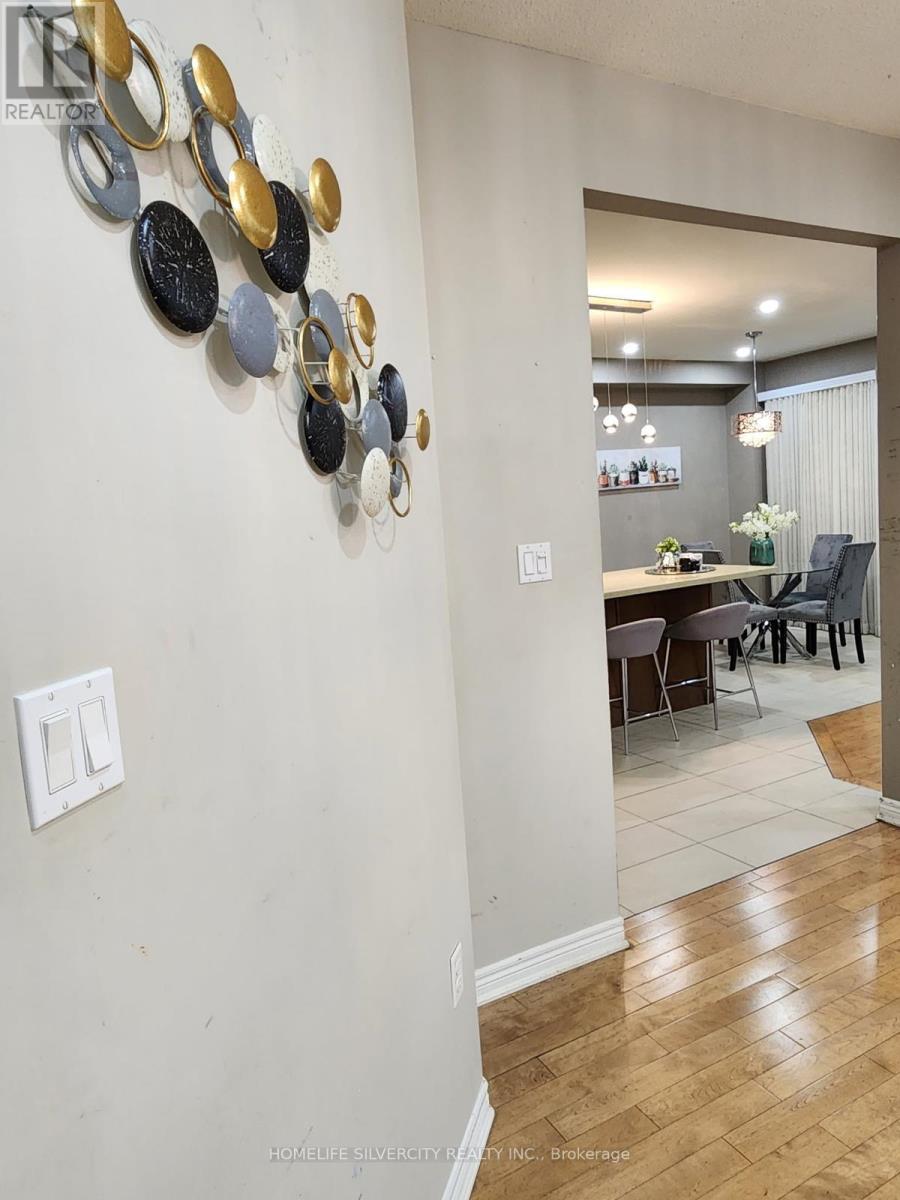 Photo 5 of 38 George Robinson Drive, Brampton ON