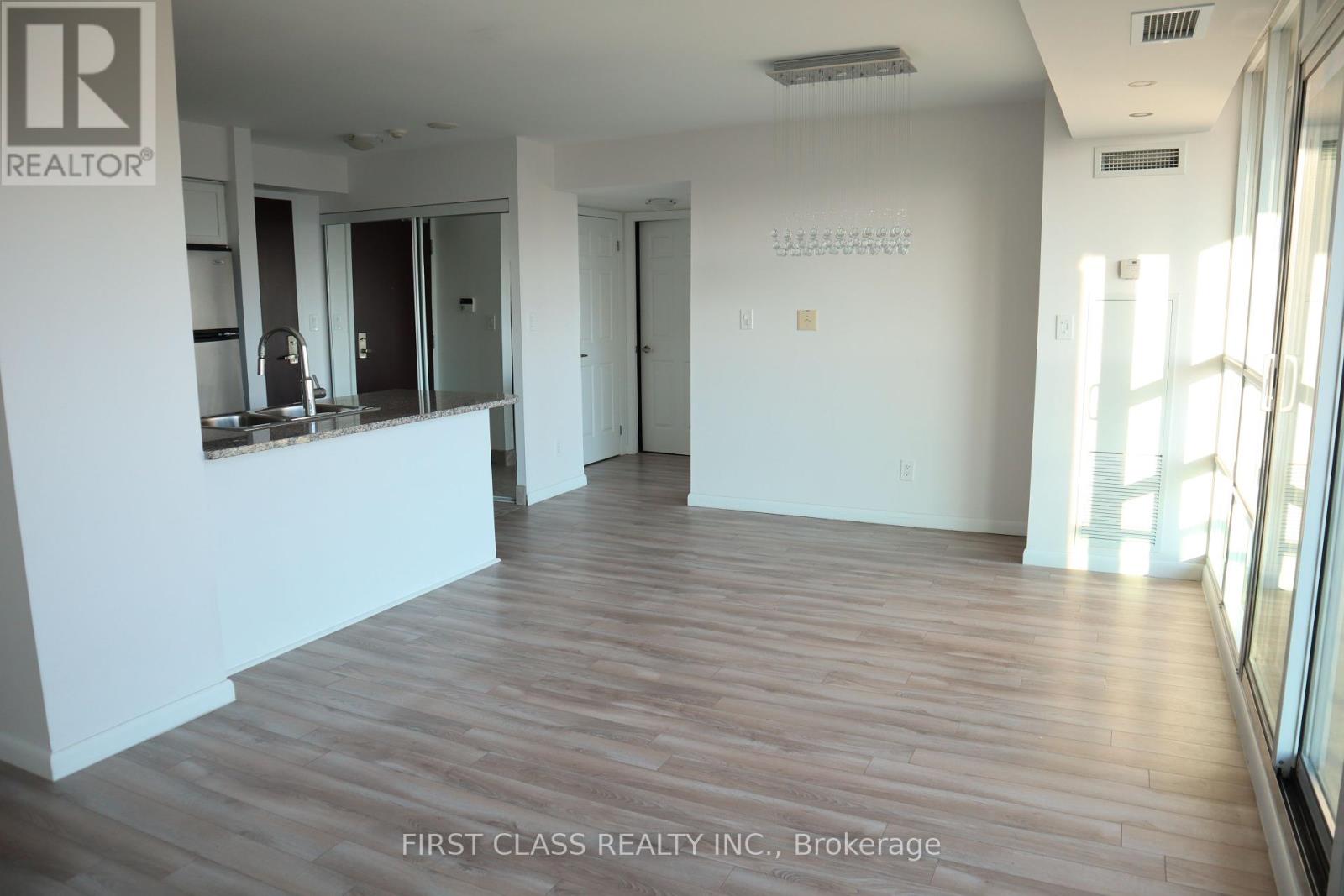 Photo 8 of 2805 208 Enfield Place, Mississauga ON