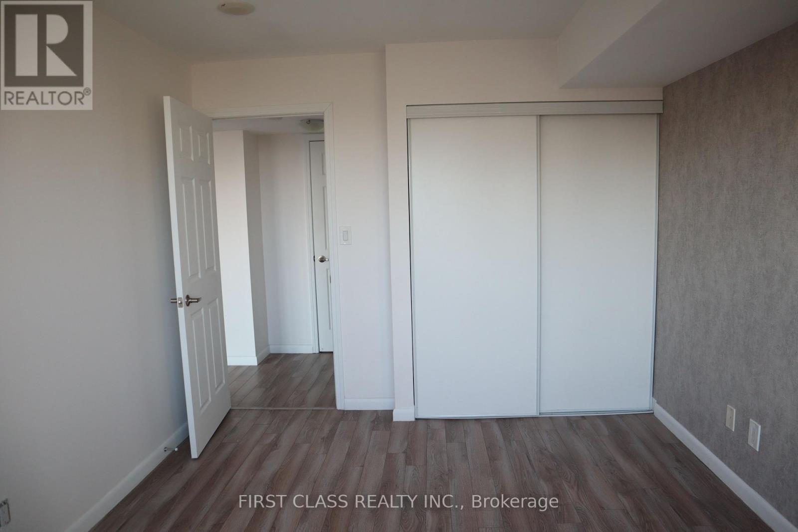Photo 10 of 2805 208 Enfield Place, Mississauga ON