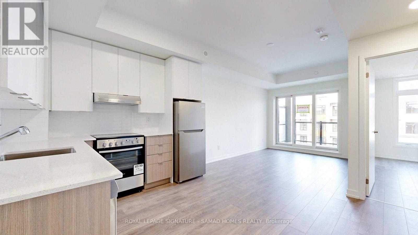 Photo 10 of 611 135 Canon Jackson Drive, Toronto ON