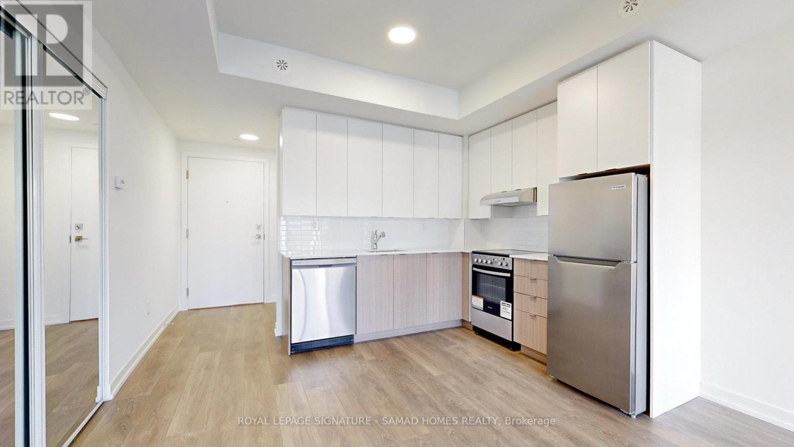 Photo 12 of 611 135 Canon Jackson Drive, Toronto ON