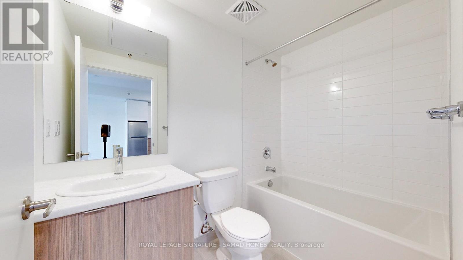Photo 13 of 611 135 Canon Jackson Drive, Toronto ON