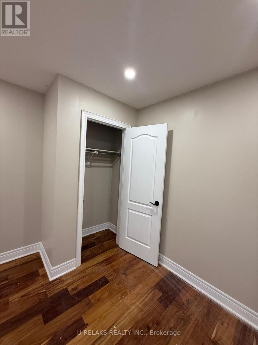 Photo 25 of 3681 Bloomington Crescent, Mississauga ON