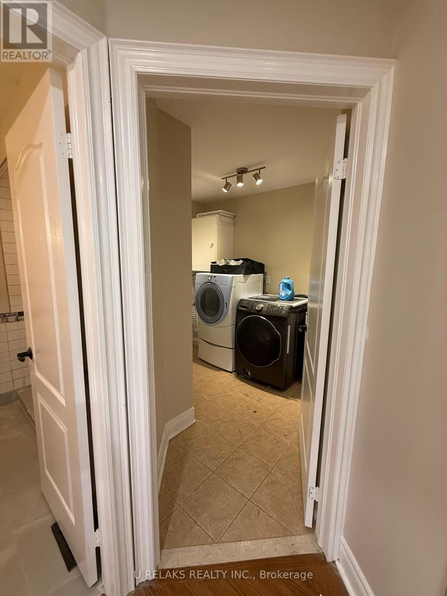 Photo 39 of 3681 Bloomington Crescent, Mississauga ON