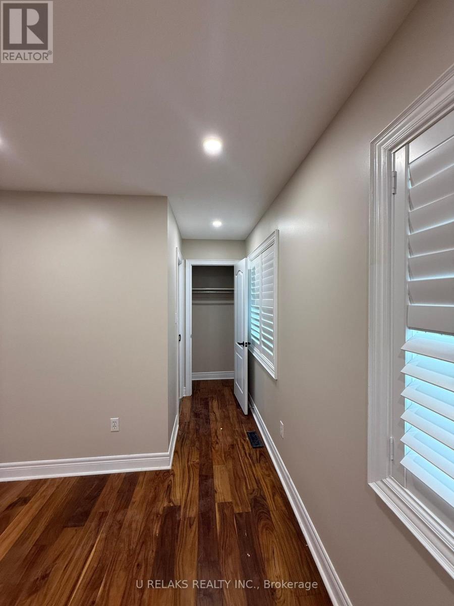 Photo 40 of 3681 Bloomington Crescent, Mississauga ON