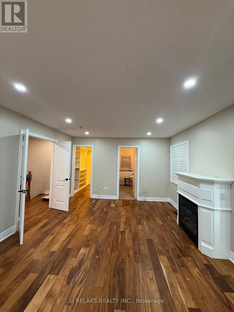 Photo 24 of 3681 Bloomington Crescent, Mississauga ON