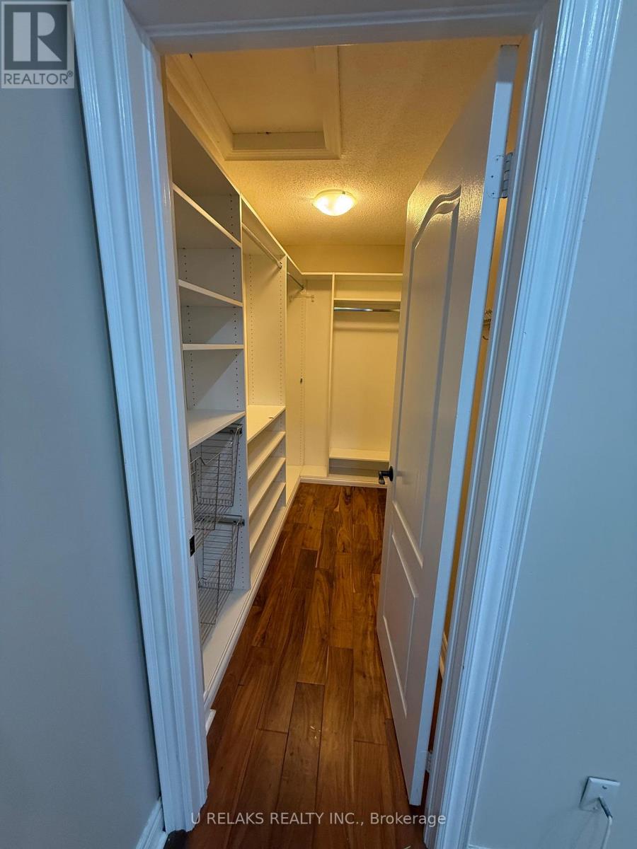 Photo 14 of 3681 Bloomington Crescent, Mississauga ON