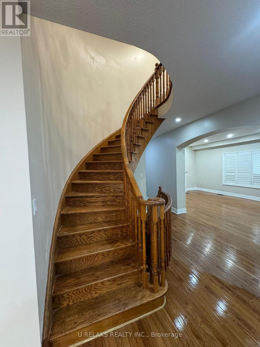 Photo 23 of 3681 Bloomington Crescent, Mississauga ON