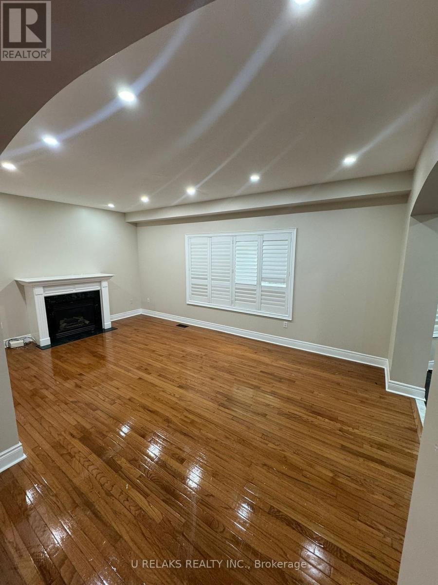Photo 17 of 3681 Bloomington Crescent, Mississauga ON