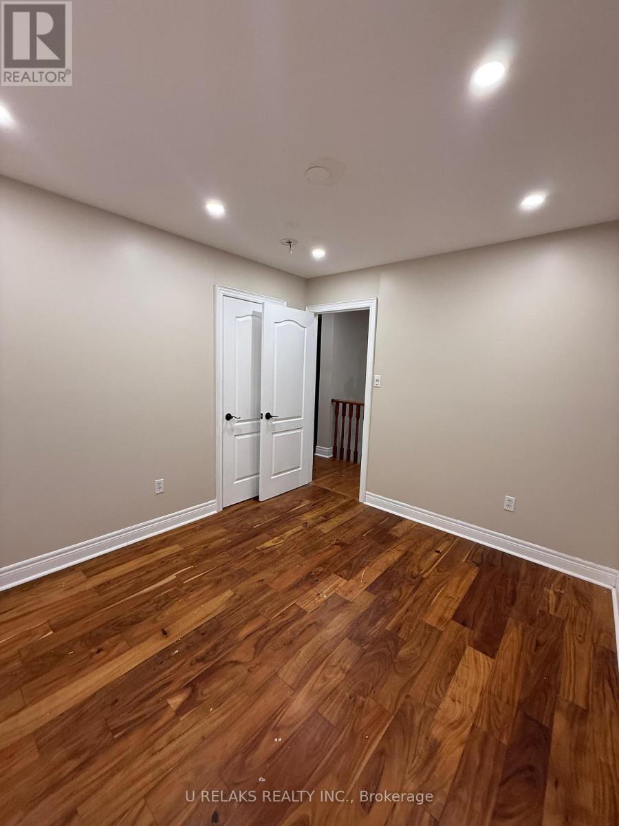 Photo 22 of 3681 Bloomington Crescent, Mississauga ON