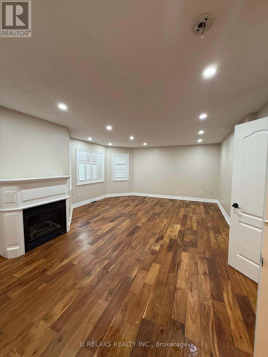 Photo 10 of 3681 Bloomington Crescent, Mississauga ON