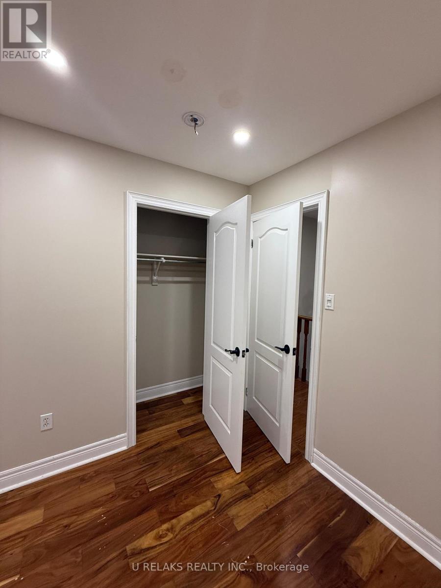 Photo 29 of 3681 Bloomington Crescent, Mississauga ON