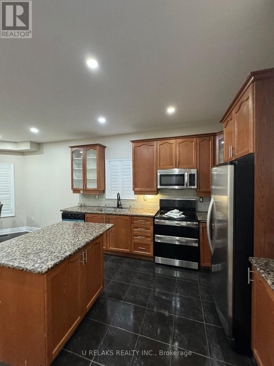 Photo 21 of 3681 Bloomington Crescent, Mississauga ON