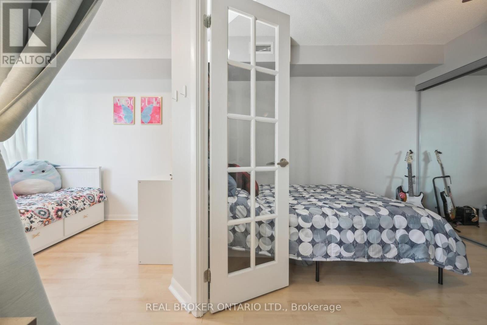 Photo 19 of 608 185 Legion Road N, Toronto ON