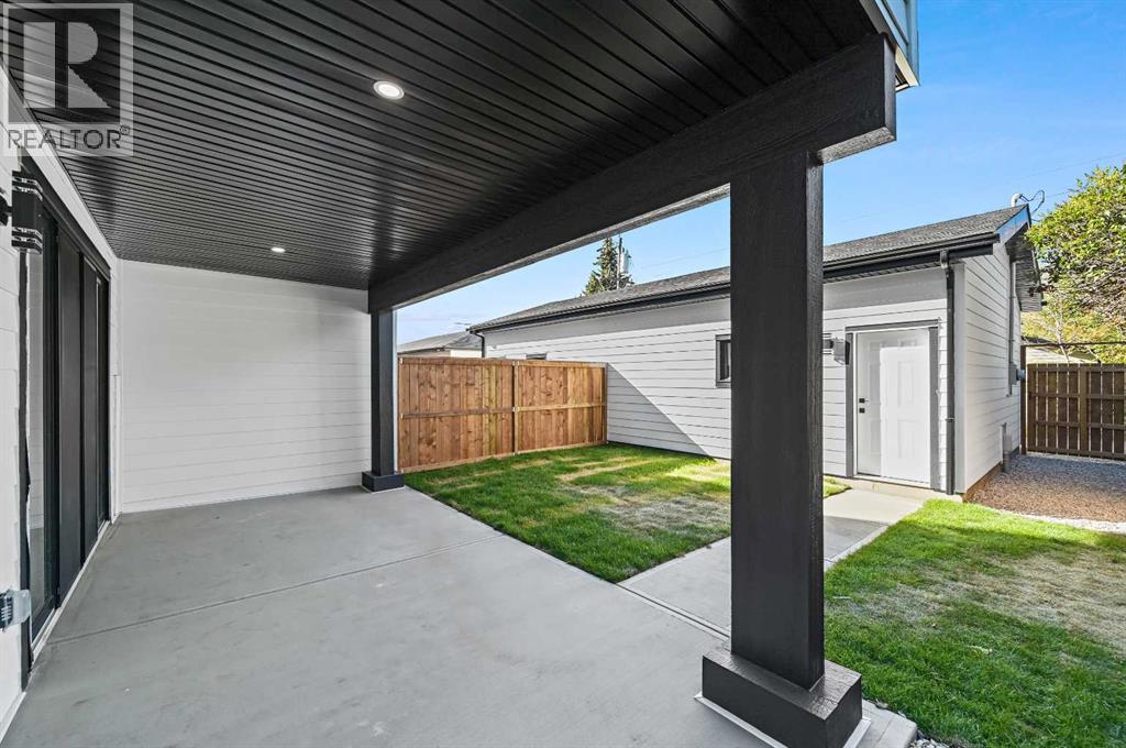 Photo 15 of 5011 21 Avenue Nw, Calgary AB