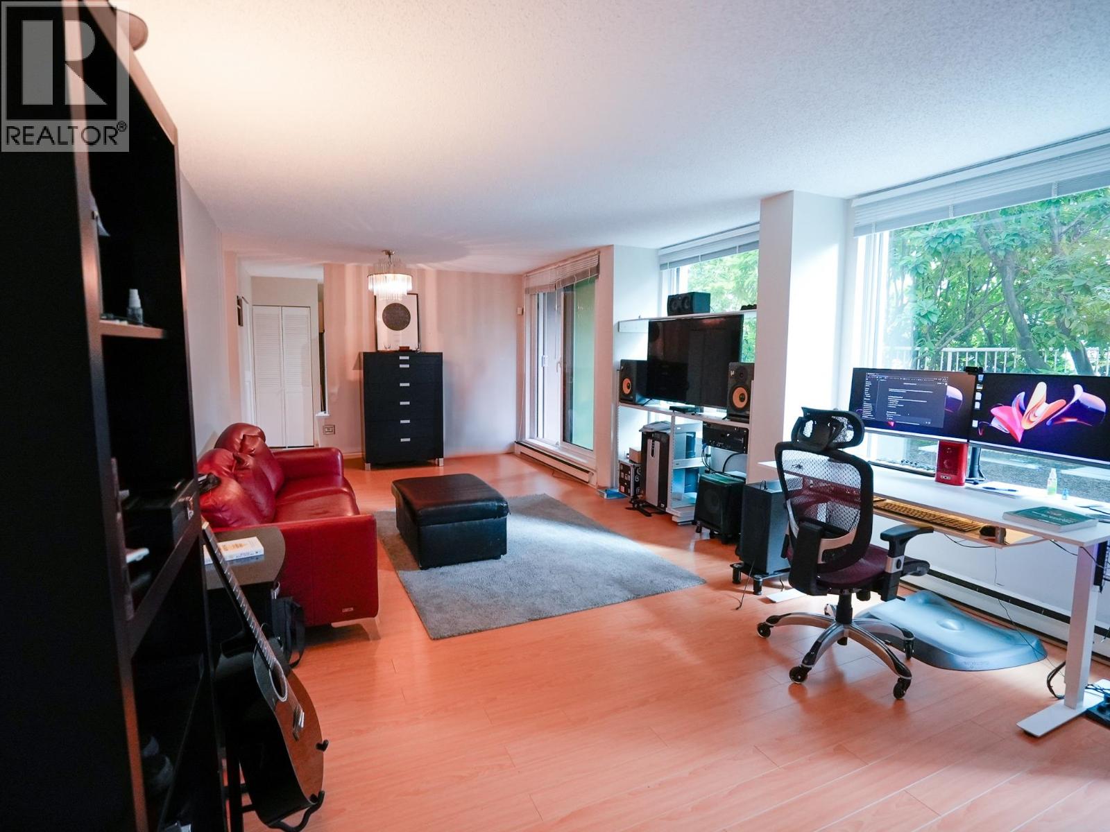 Photo 5 of 101 1845 Robson Street, Vancouver BC