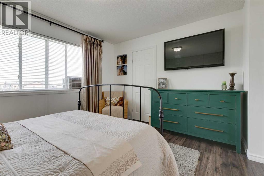 Photo 17 of 235 Copperfield Heights Se, Calgary AB