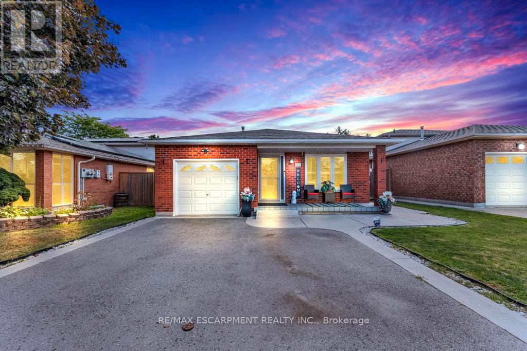 Photo 1 of 650 Acadia Drive, Hamilton ON