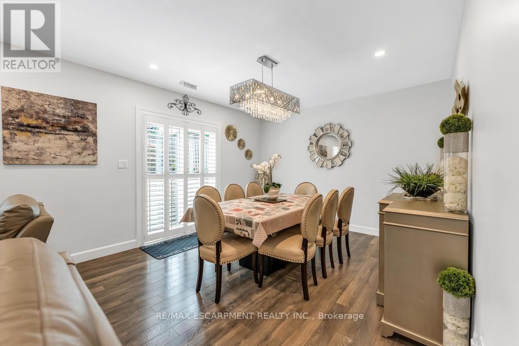 Photo 7 of 650 Acadia Drive, Hamilton ON