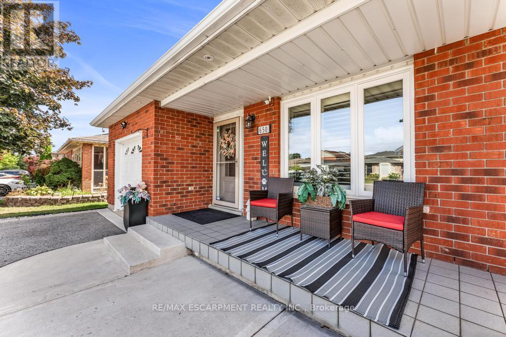 Photo 10 of 650 Acadia Drive, Hamilton ON