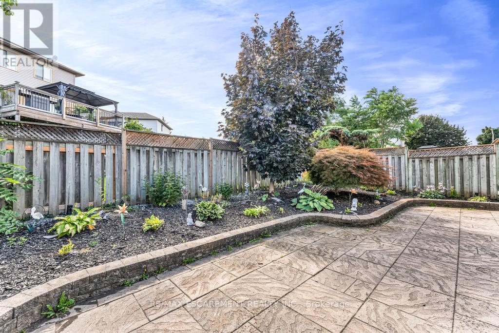 Photo 6 of 650 Acadia Drive, Hamilton ON