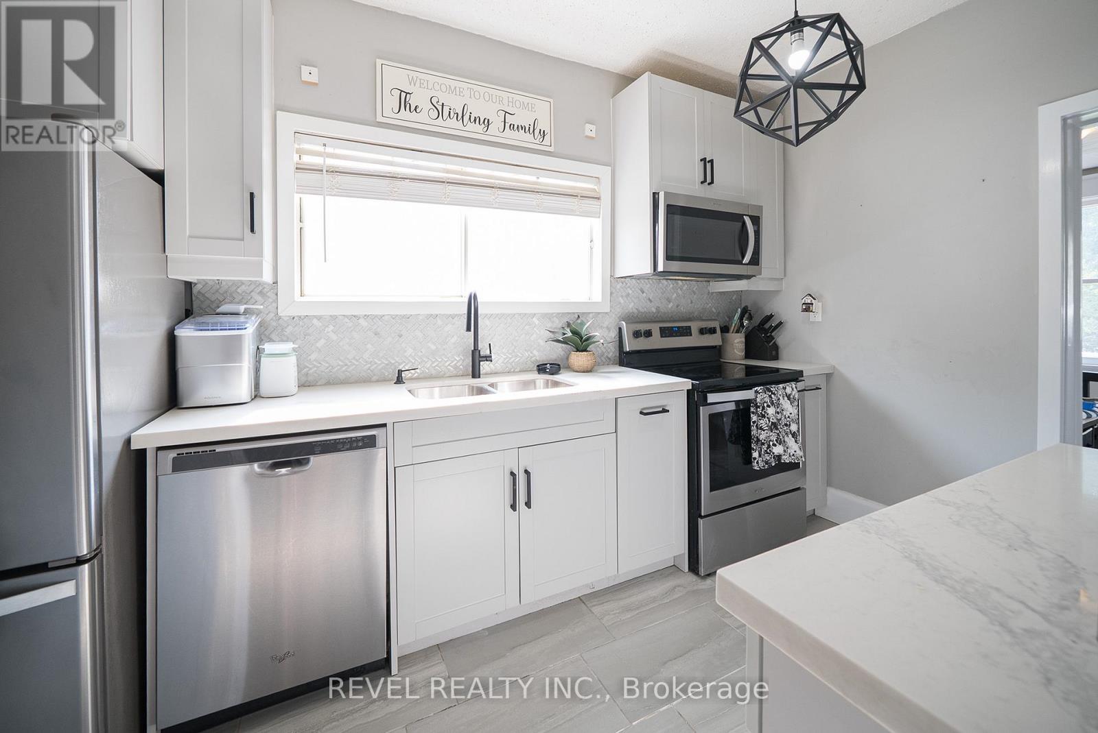 Photo 15 of 165 East Avenue, Brantford ON