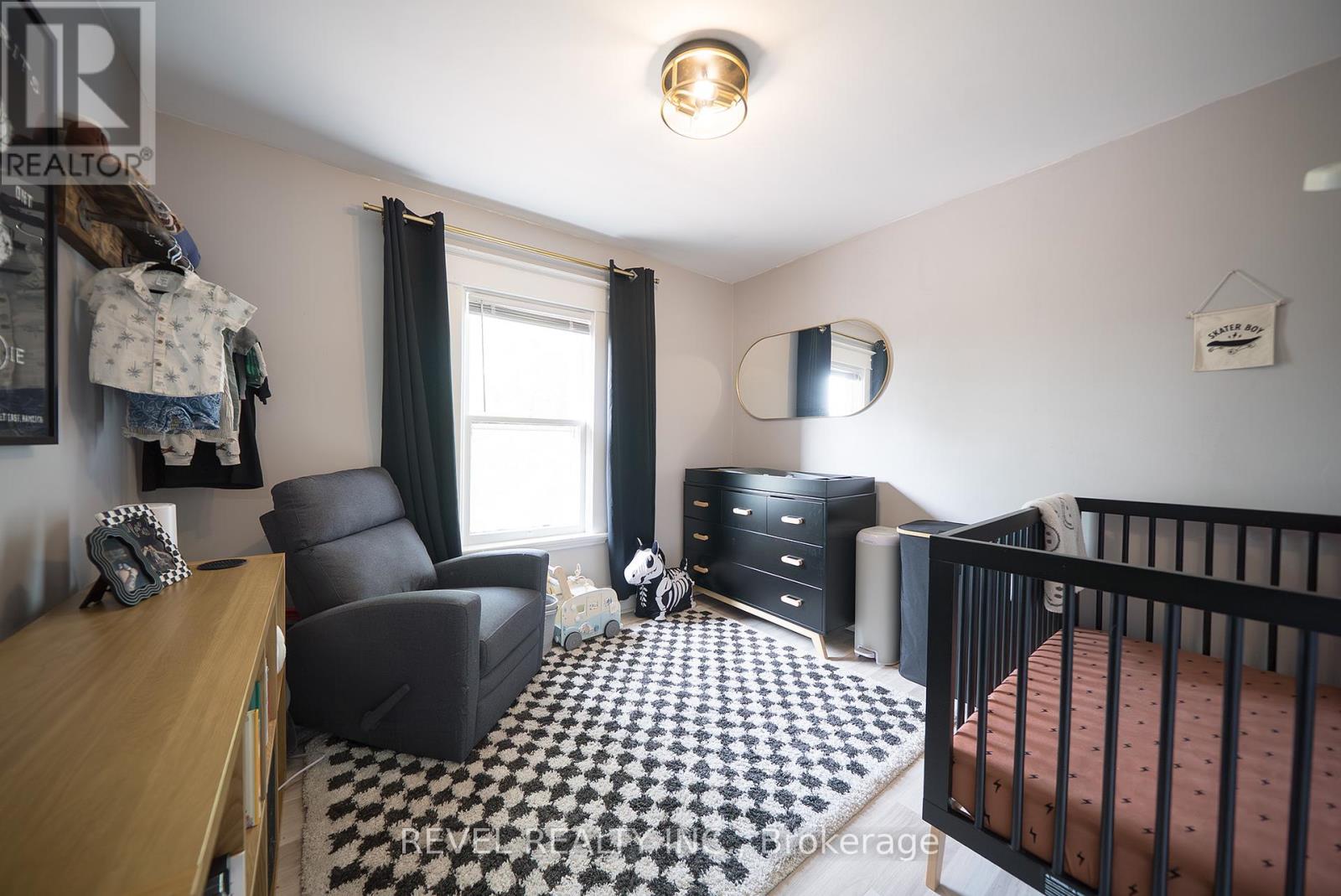 Photo 17 of 165 East Avenue, Brantford ON