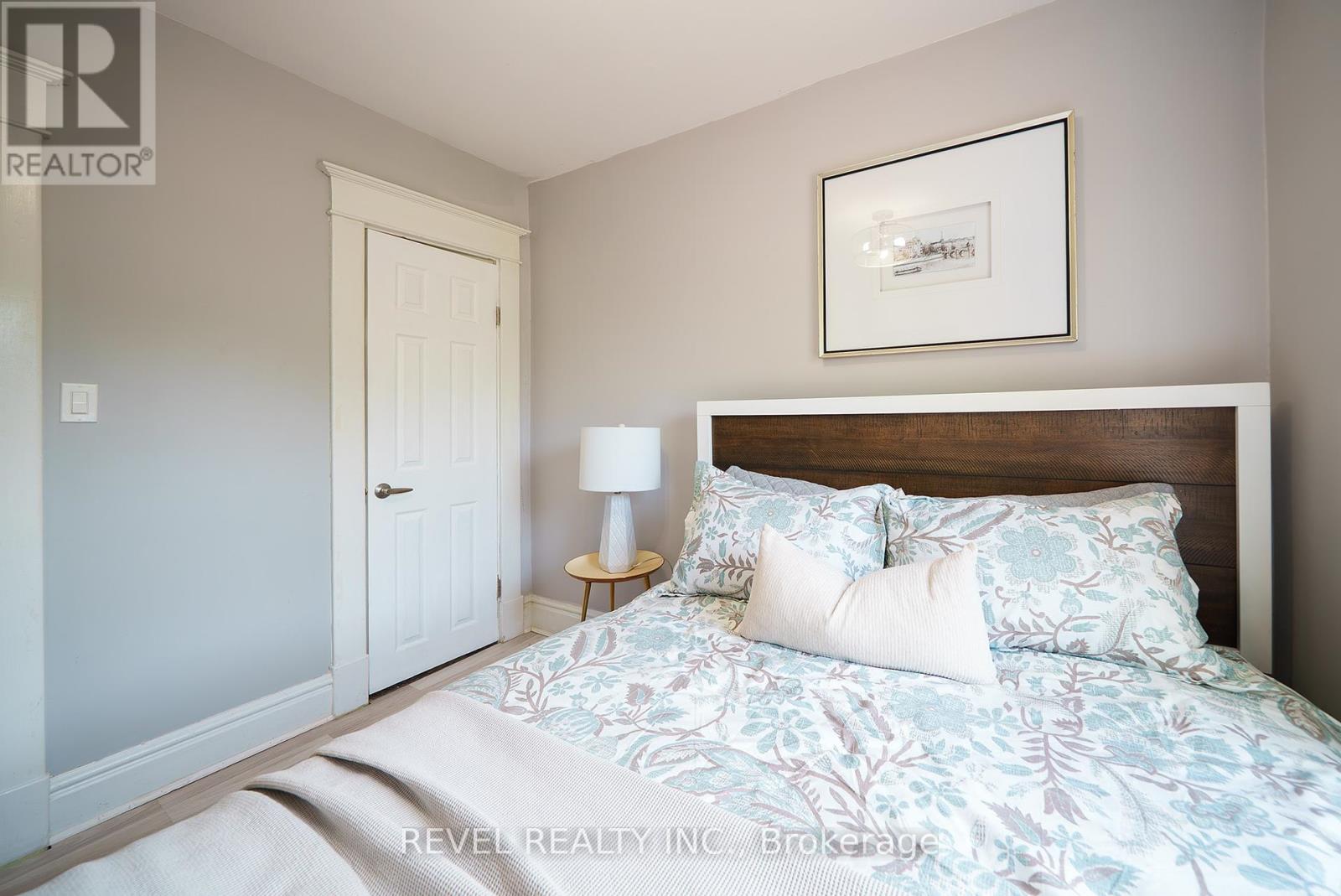 Photo 20 of 165 East Avenue, Brantford ON