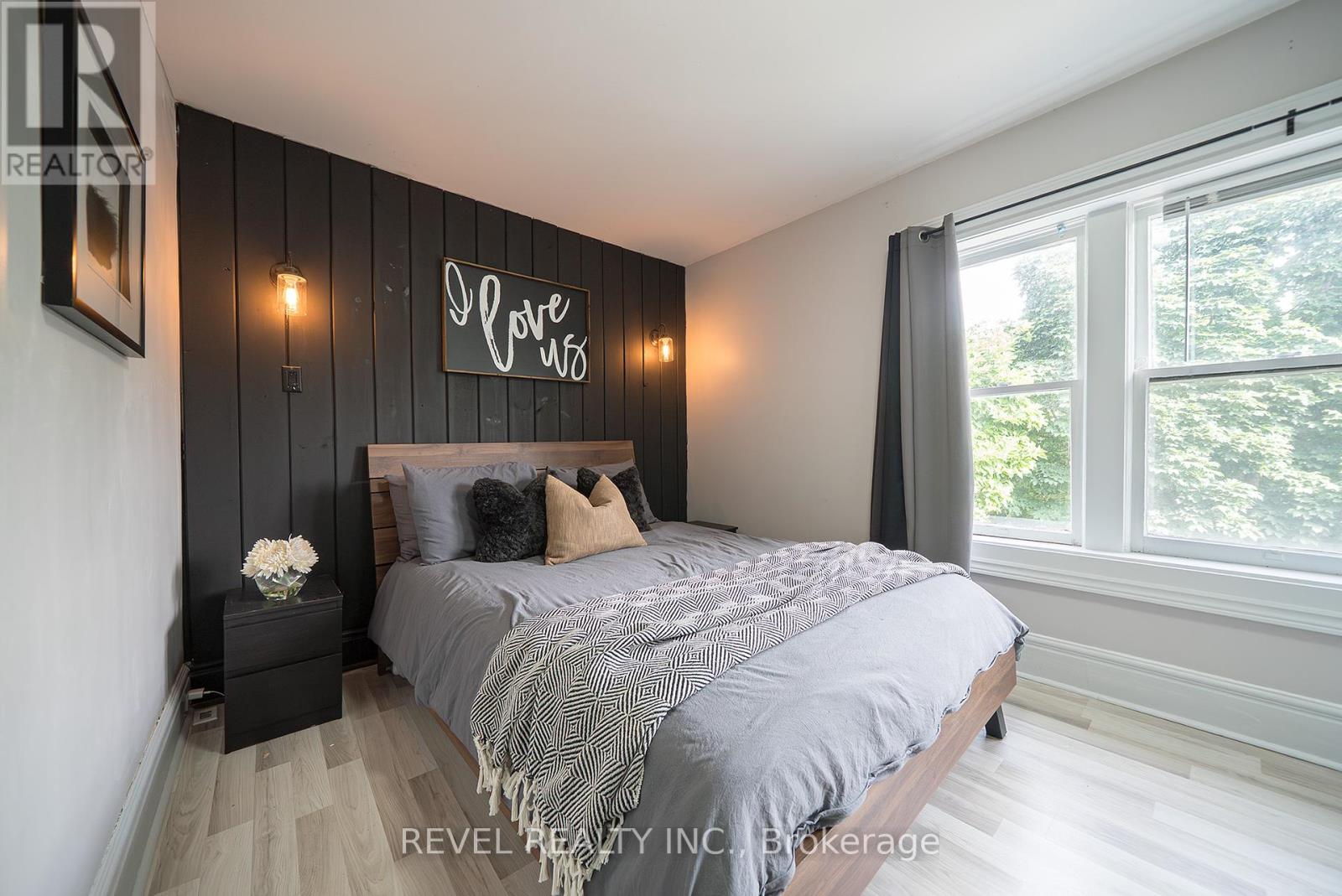 Photo 25 of 165 East Avenue, Brantford ON