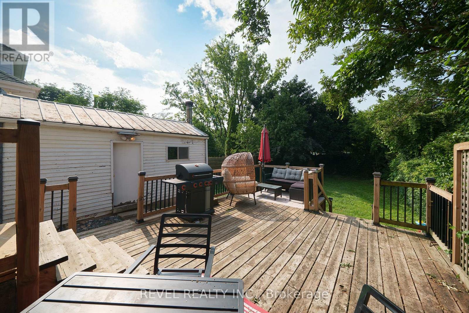 Photo 10 of 165 East Avenue, Brantford ON