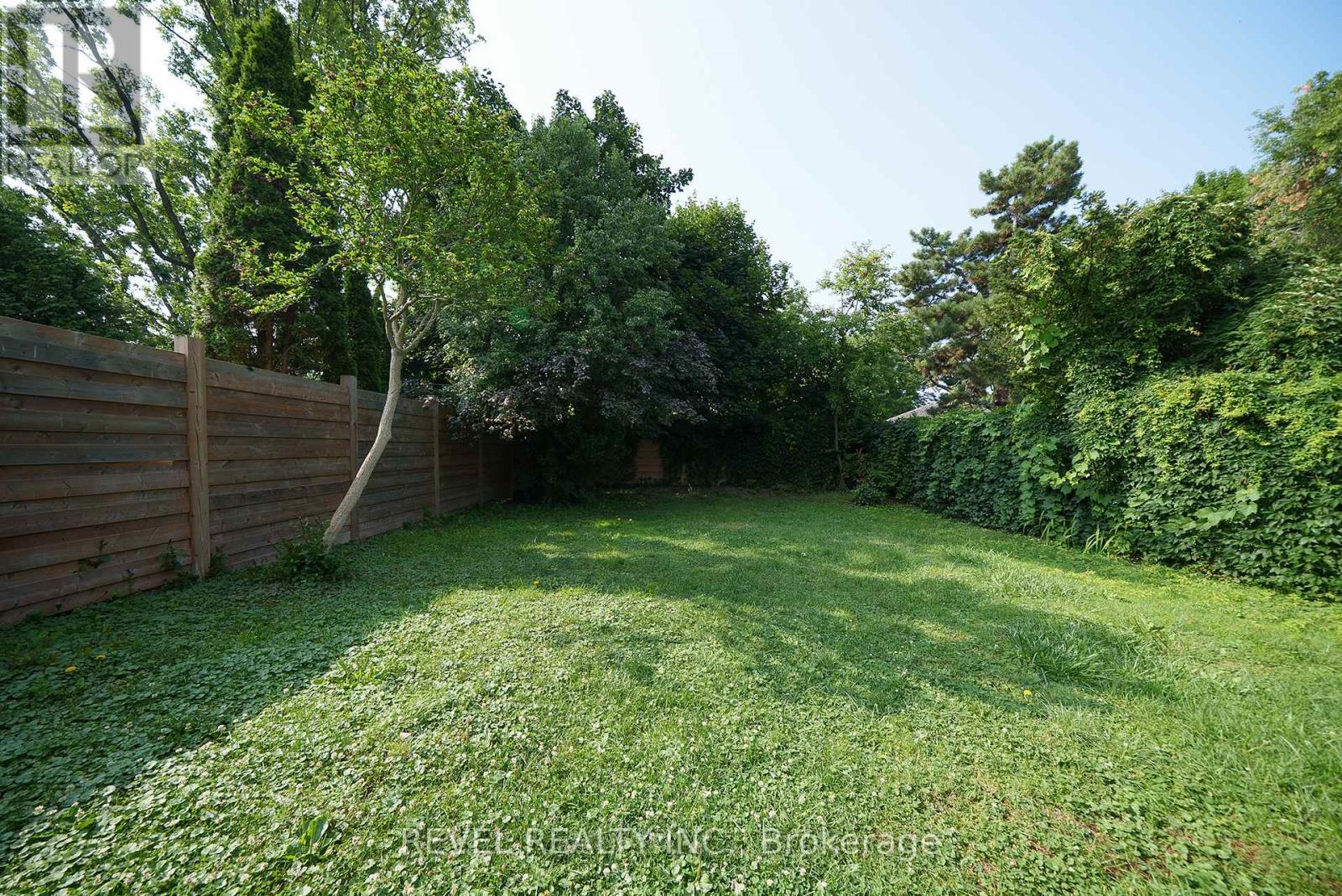 Photo 22 of 165 East Avenue, Brantford ON