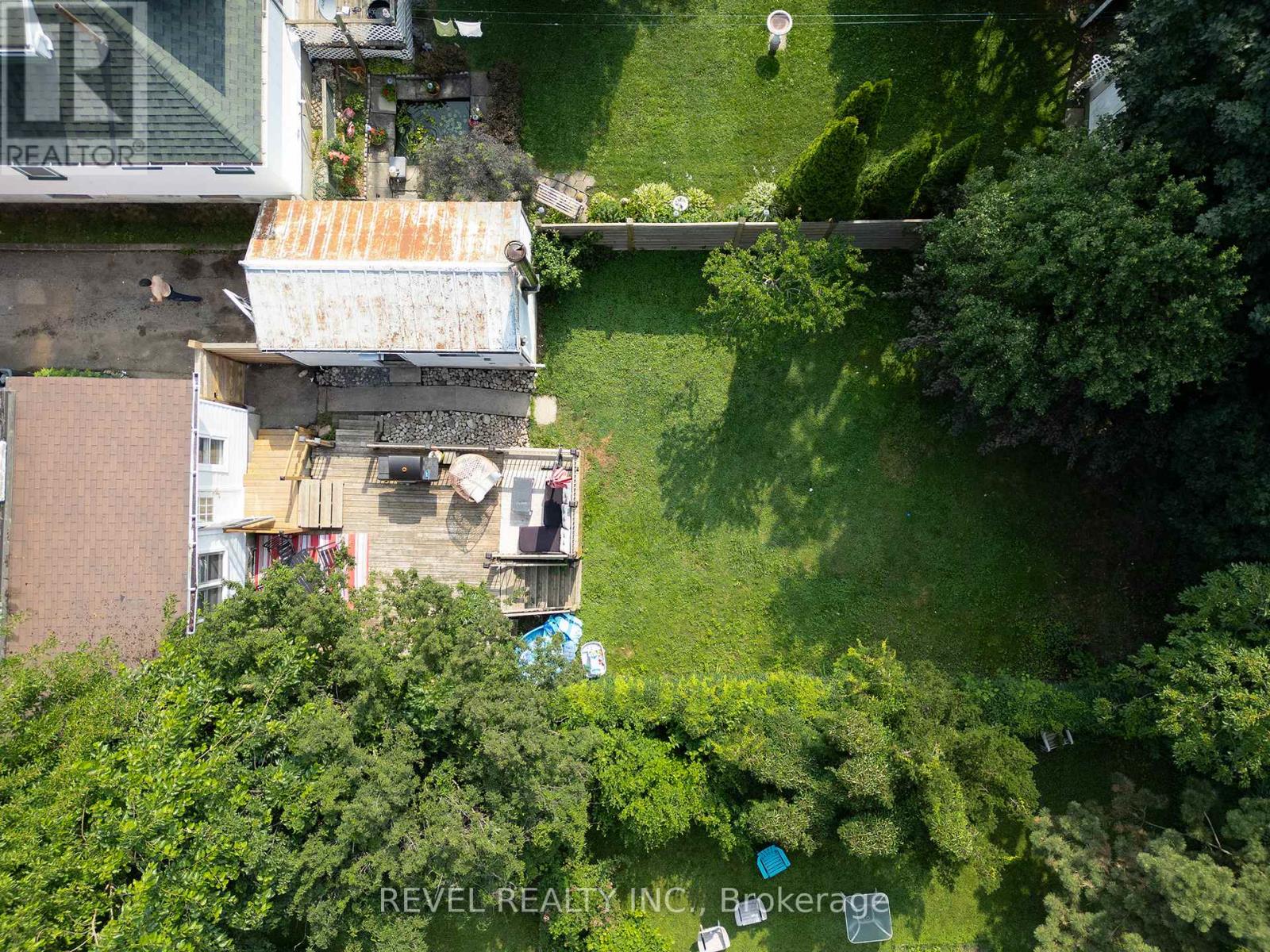 Photo 14 of 165 East Avenue, Brantford ON