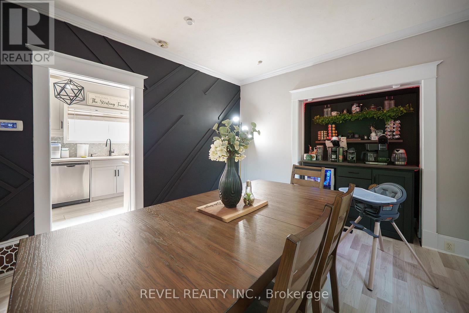Photo 4 of 165 East Avenue, Brantford ON