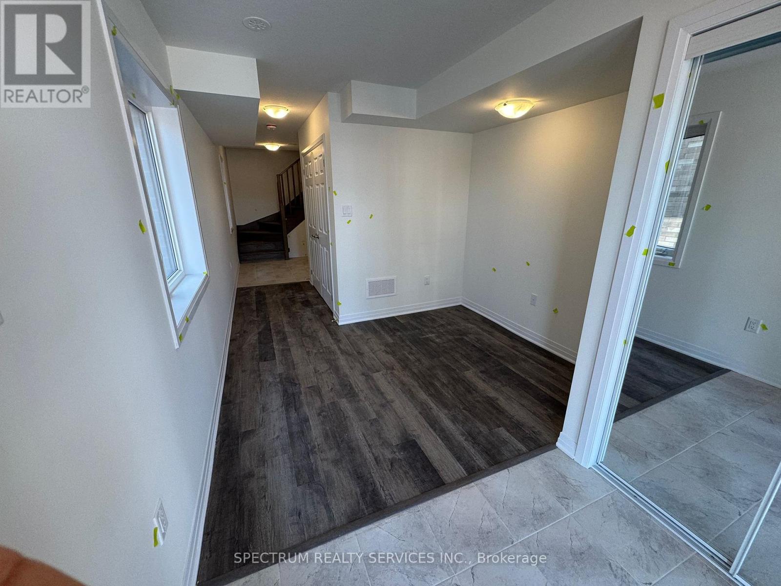 Photo 5 of 15 Pogie Drive, Welland ON