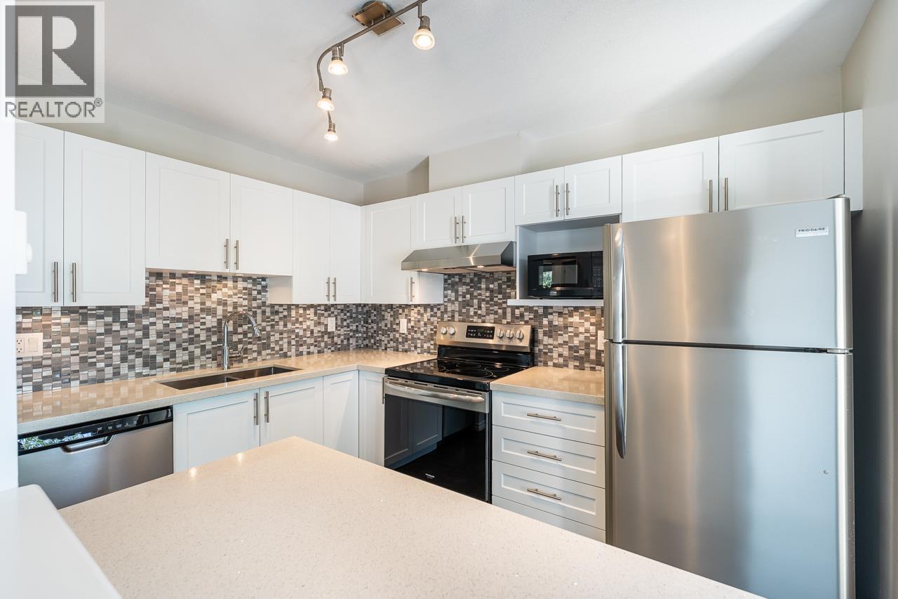 Photo 22 of 302 135 Eleventh Street, New Westminster BC
