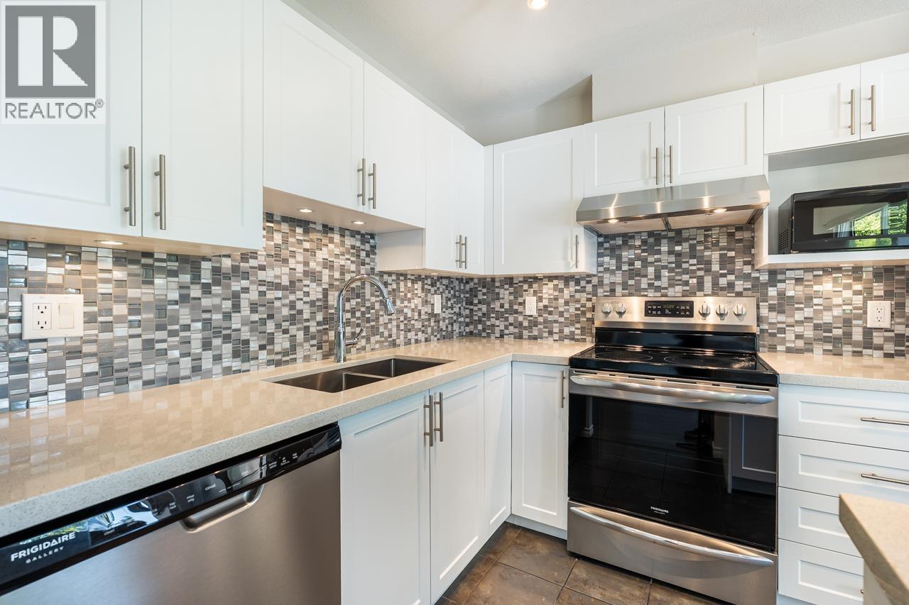 Photo 23 of 302 135 Eleventh Street, New Westminster BC