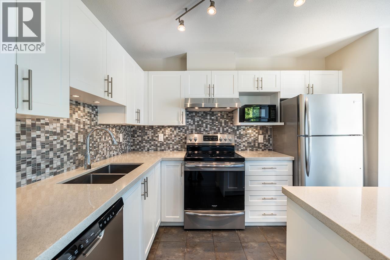Photo 25 of 302 135 Eleventh Street, New Westminster BC
