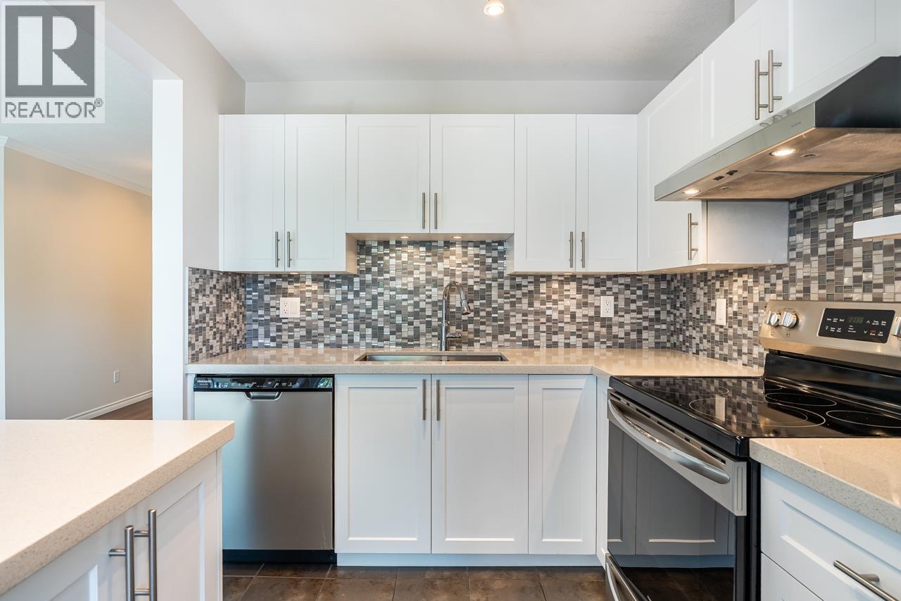 Photo 27 of 302 135 Eleventh Street, New Westminster BC