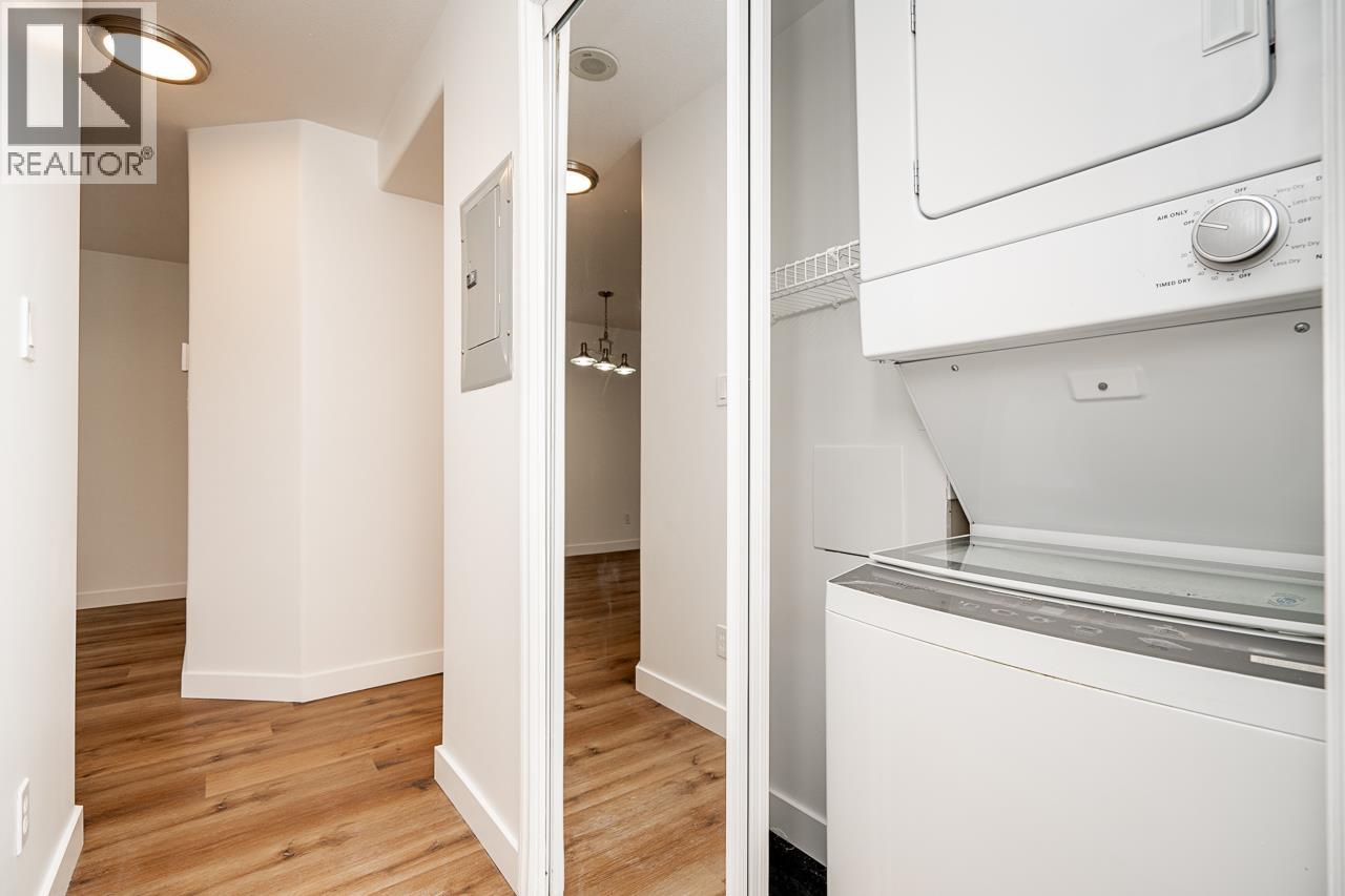 Photo 7 of 401 680 Clarkson Street, New Westminster BC