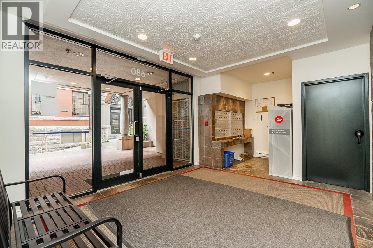 Photo 13 of 401 680 Clarkson Street, New Westminster BC